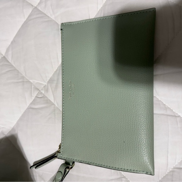 Kate spade large tote. Like new condition. Seawater green. - Picture 2 of 4